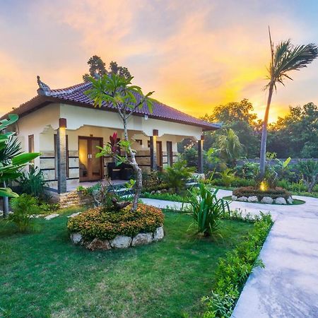 Sunset Cave Villas Lembongan Exterior photo